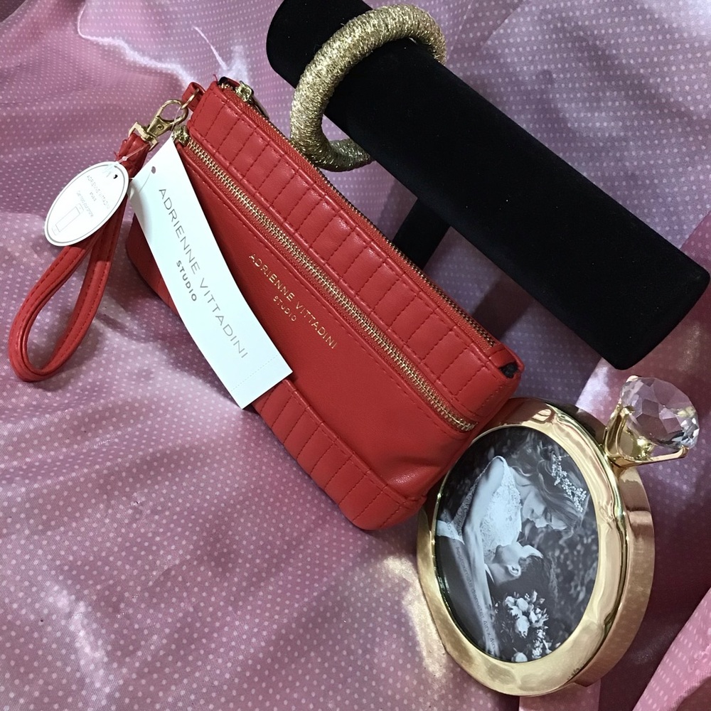 💵🛒🛍 NWT FREE w/$35 purchase or bundle